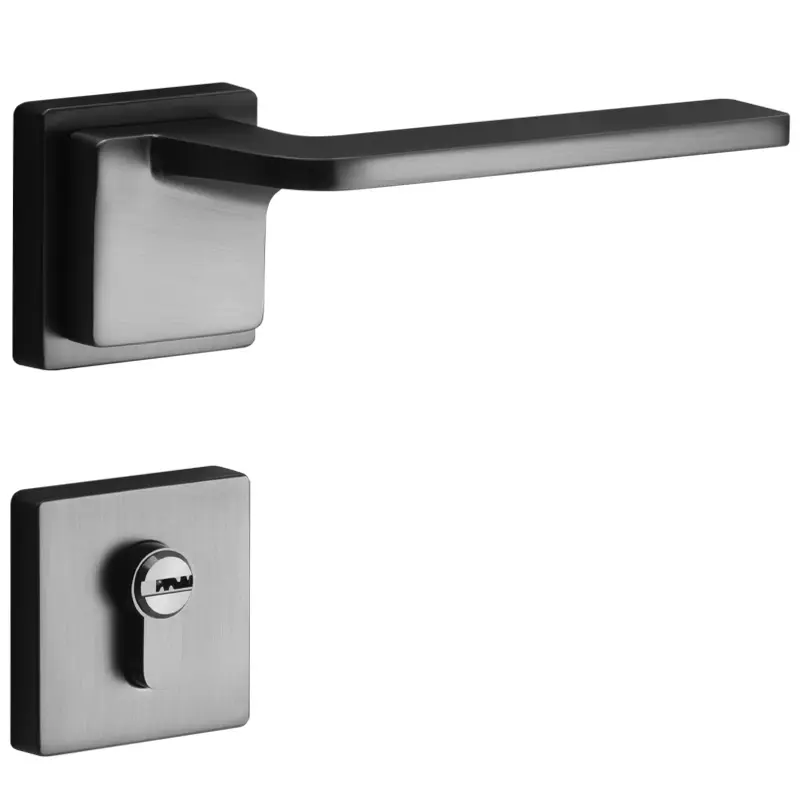 Novar Handle – solid brass